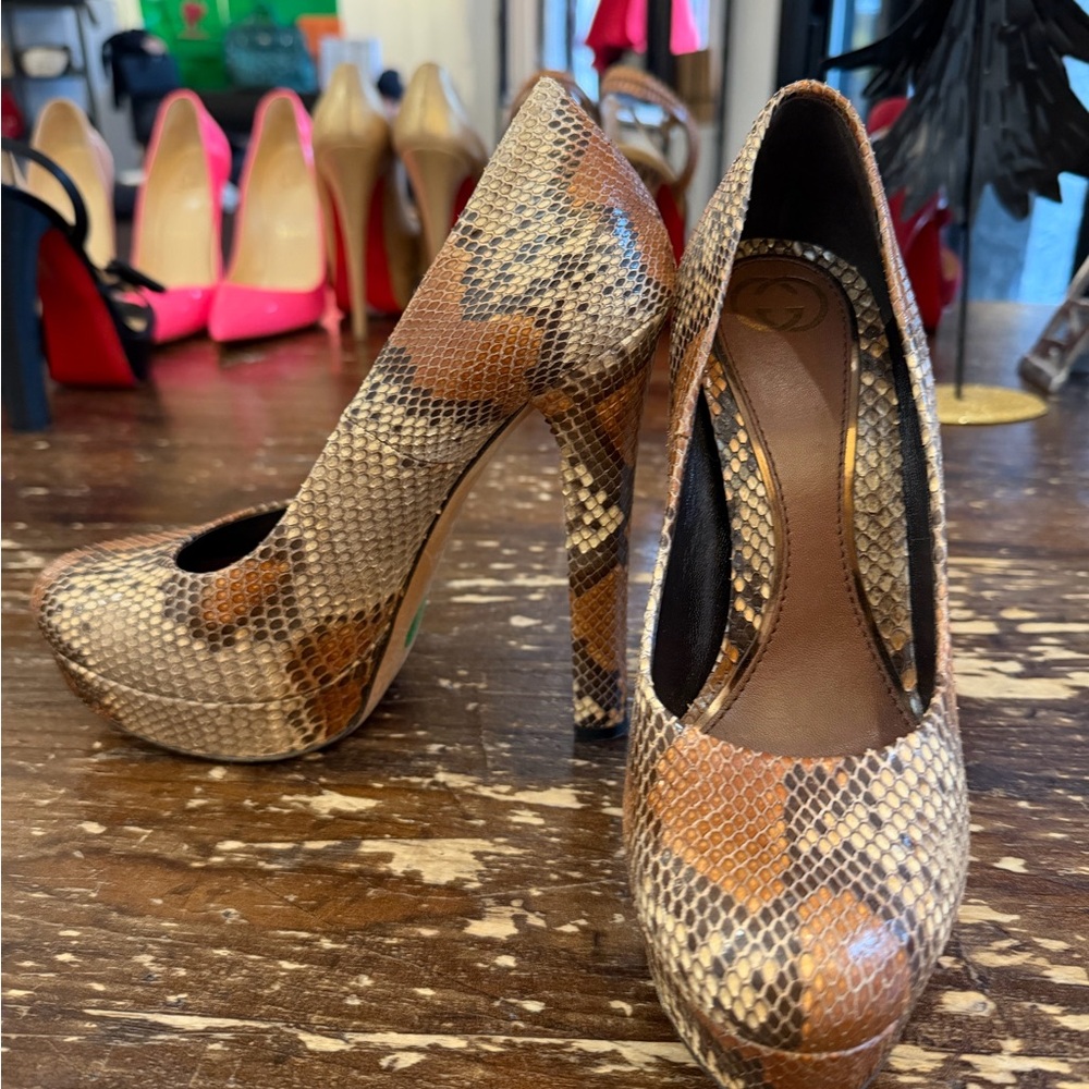 🐍Gucci Genuine Python Platform Pumps | Round Toe | Size 37 (US 7) | Exotic Skin🐍